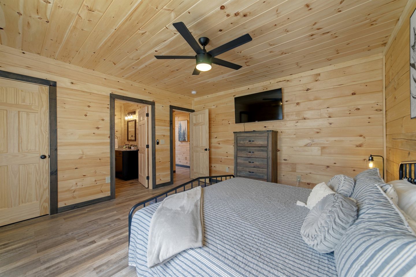 Outstanding Cabin with Interior Pool in Sevierville, Tennessee