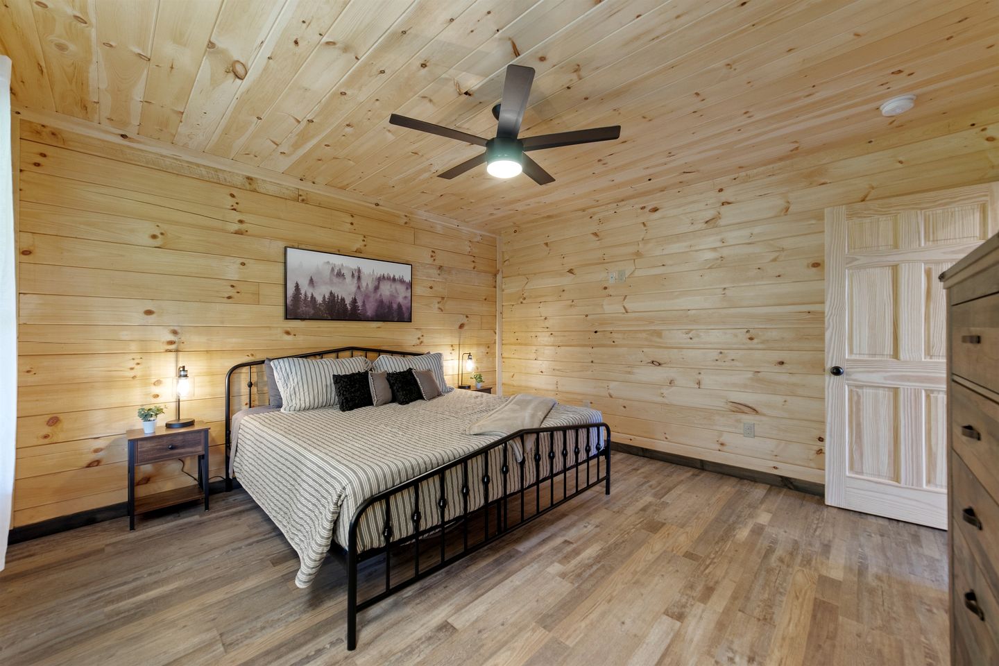Outstanding Cabin with Interior Pool in Sevierville, Tennessee