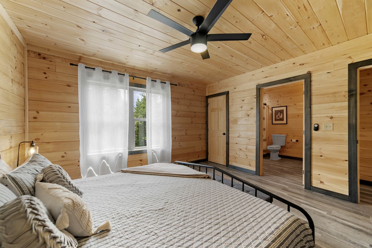 Outstanding Cabin with Interior Pool in Sevierville, Tennessee