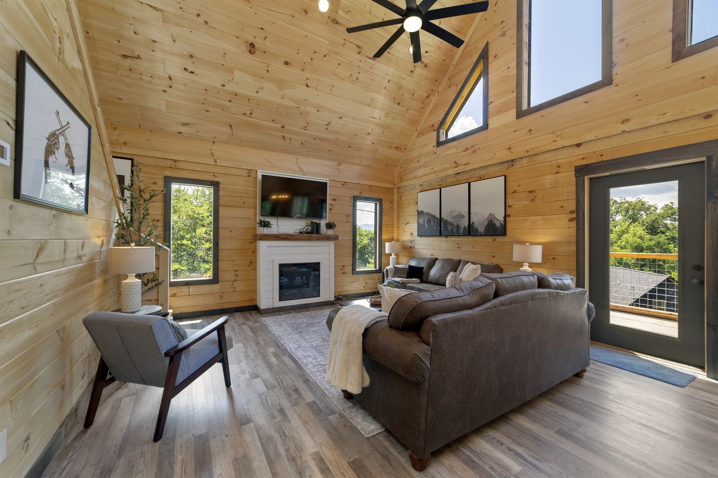 Outstanding Cabin with Interior Pool in Sevierville, Tennessee