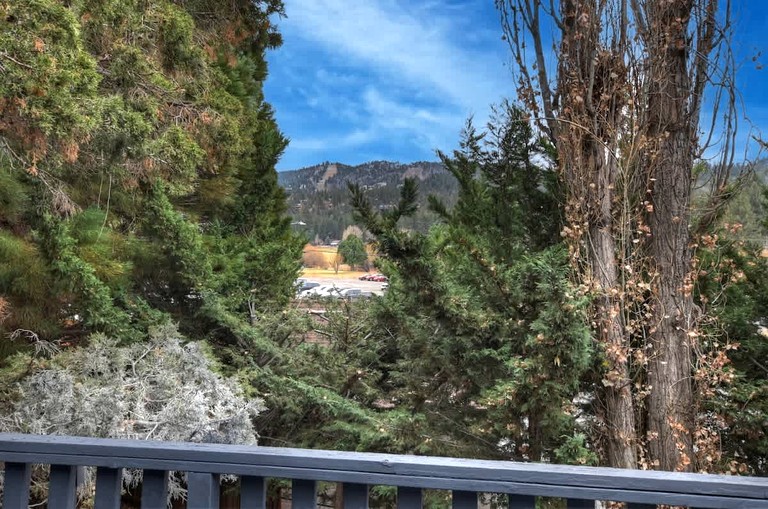 Cabins (United States of America, Big Bear Lake, California)