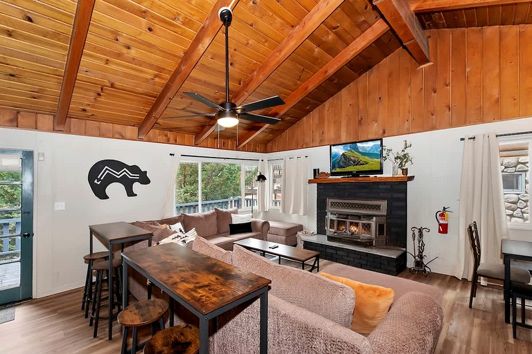 Cabins (United States of America, Big Bear Lake, California)