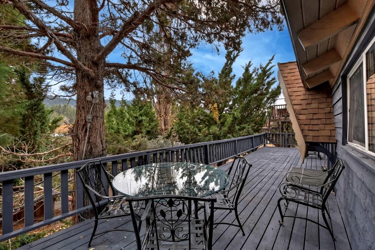 Cabins (United States of America, Big Bear Lake, California)