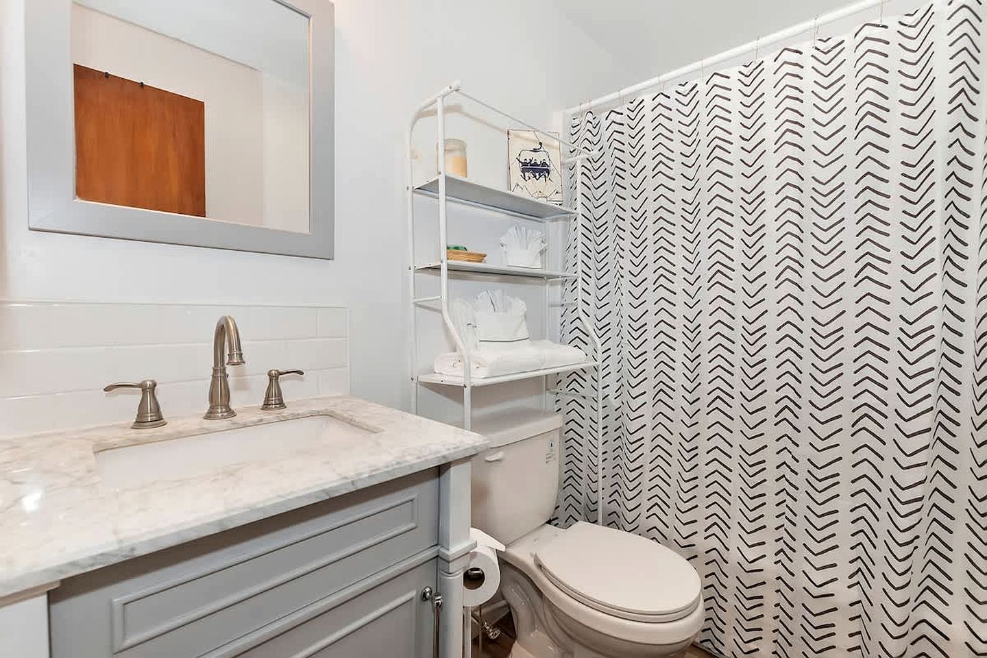 Outstanding Cabin Nestled Amidst Trees and Barbecue Provided in Big Bear Lake, California