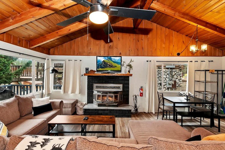 Cabins (United States of America, Big Bear Lake, California)