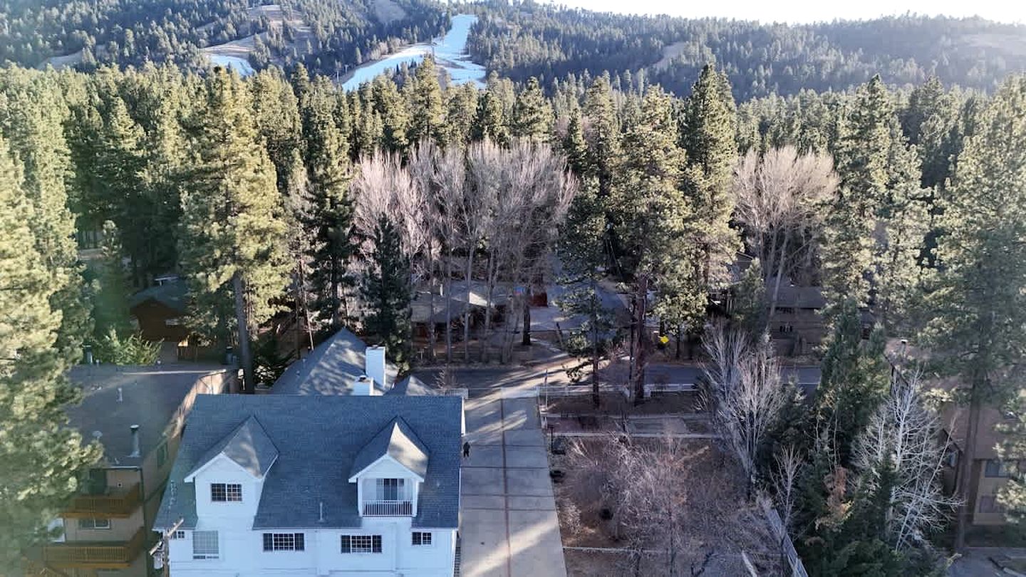 Outstanding Cottage Munguia Summit Camp