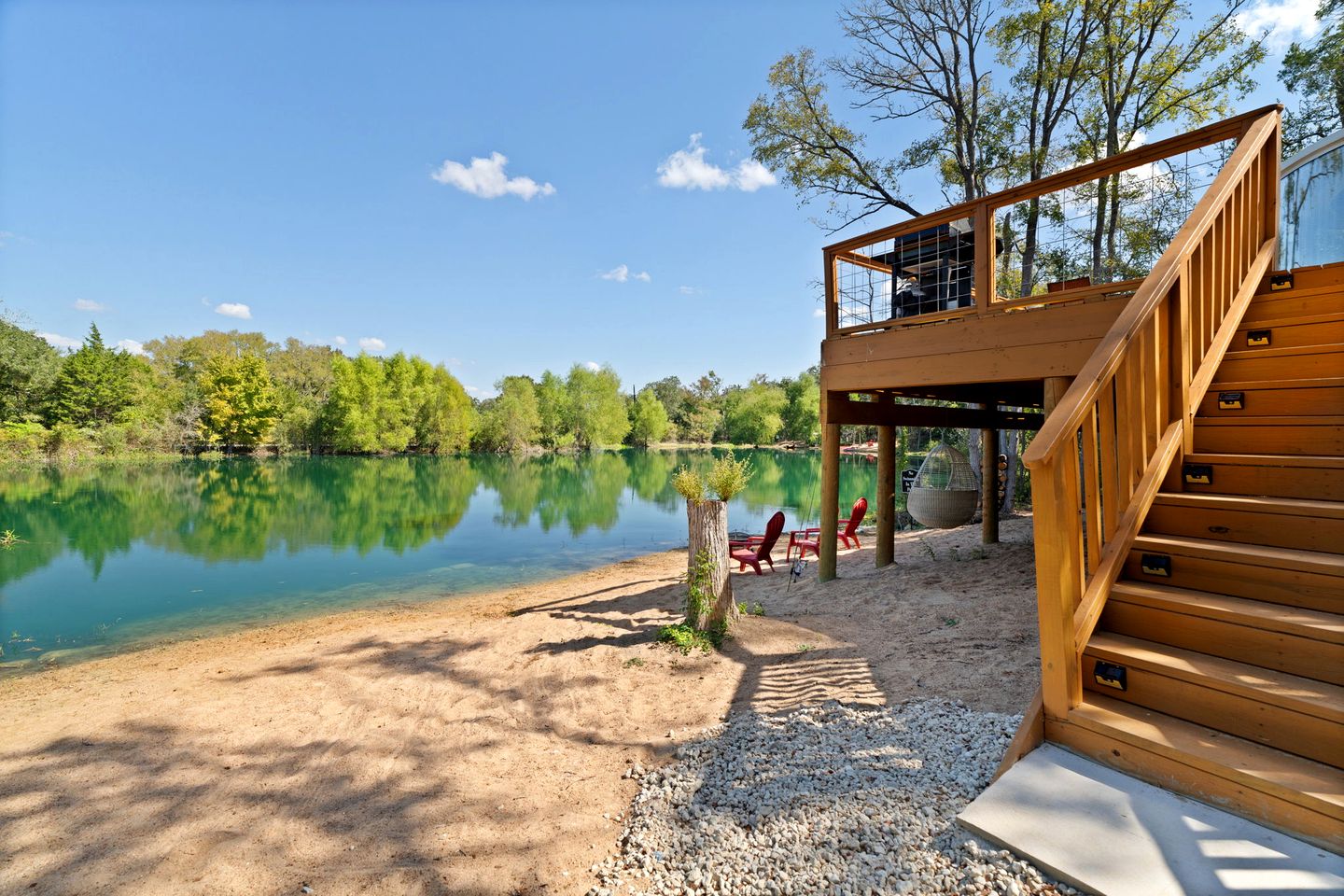 Outstanding Luxurious Dome with Mini Golf, Outdoor Bath, Sauna and Lake Views in Elgin, Texas