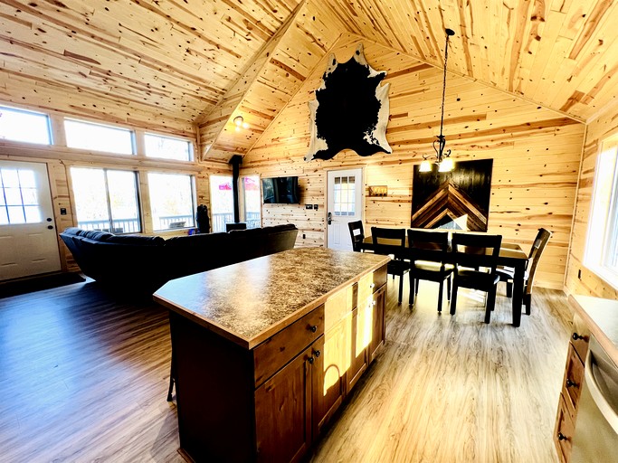 Cabins (United States of America, Stone Lake, Wisconsin)