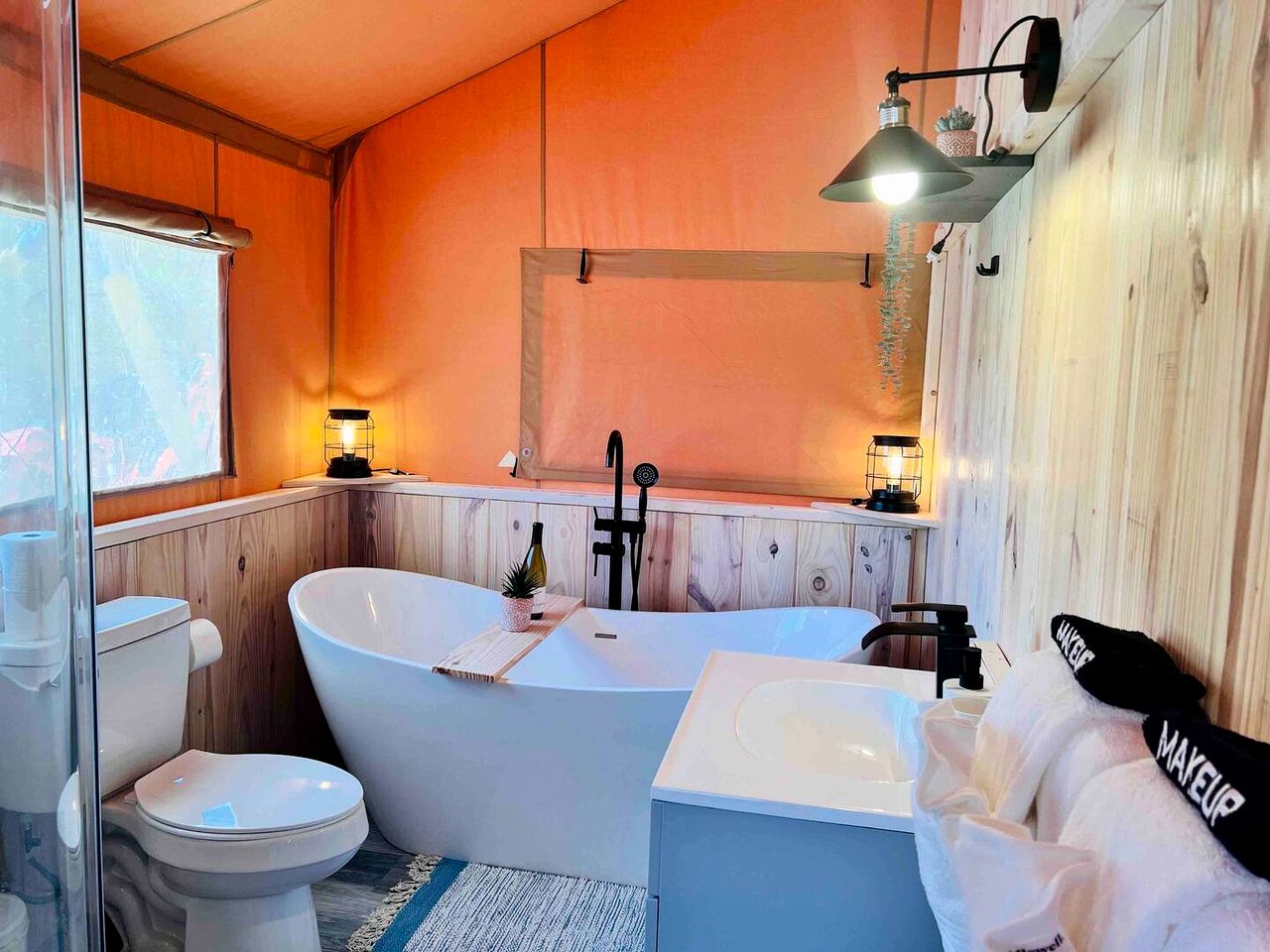 Outstanding Safari Tent with Jacuzzi and and Beautiful Outdoor and Indoor Living in Florida