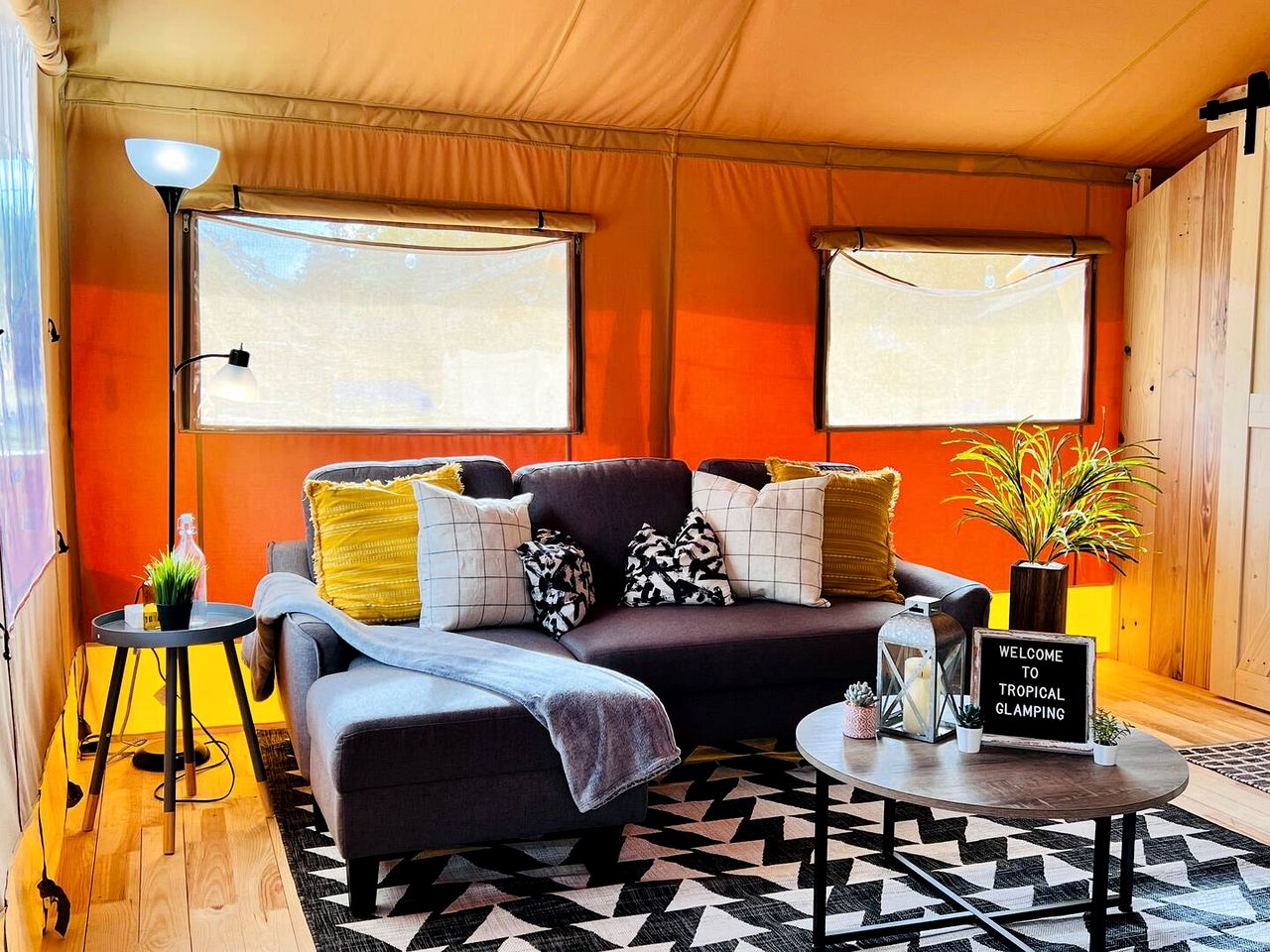 Outstanding Safari Tent with Jacuzzi and and Beautiful Outdoor and Indoor Living in Florida