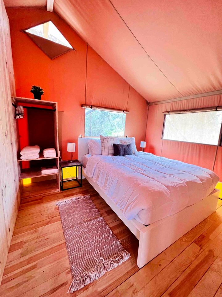 Outstanding Safari Tent with Jacuzzi and and Beautiful Outdoor and Indoor Living in Florida