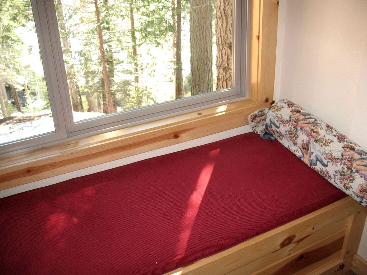 Exceptional Riverside Cabin Rental in the Trees near Pinecrest Lake, California