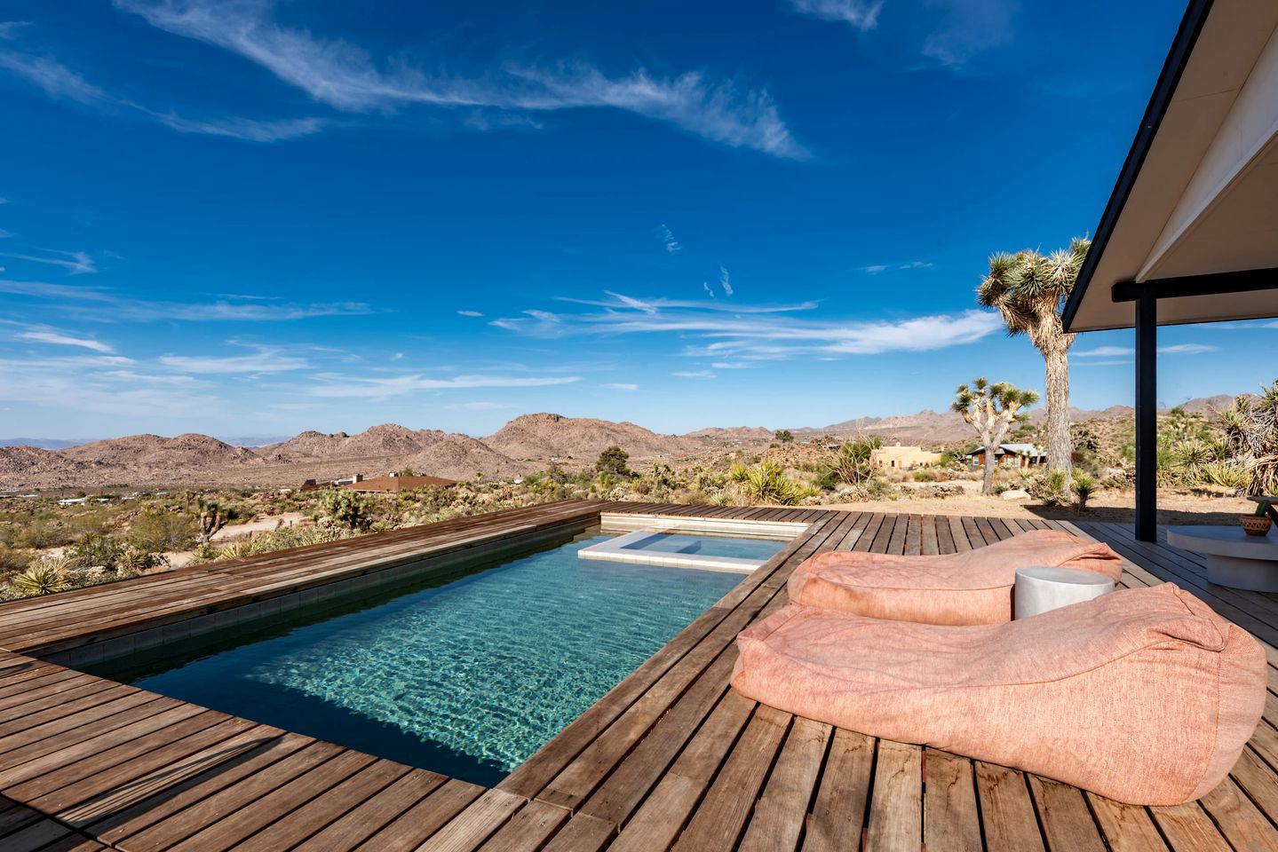 Elegant Vacation Rental with Swimming Pool and Barbecue in Joshua Tree, California