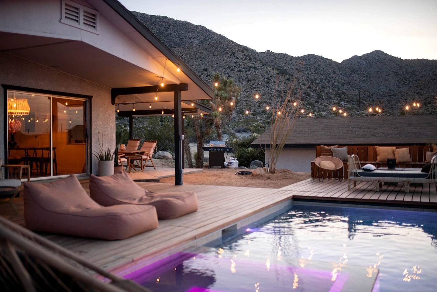 Elegant Vacation Rental with Swimming Pool and Barbecue in Joshua Tree, California