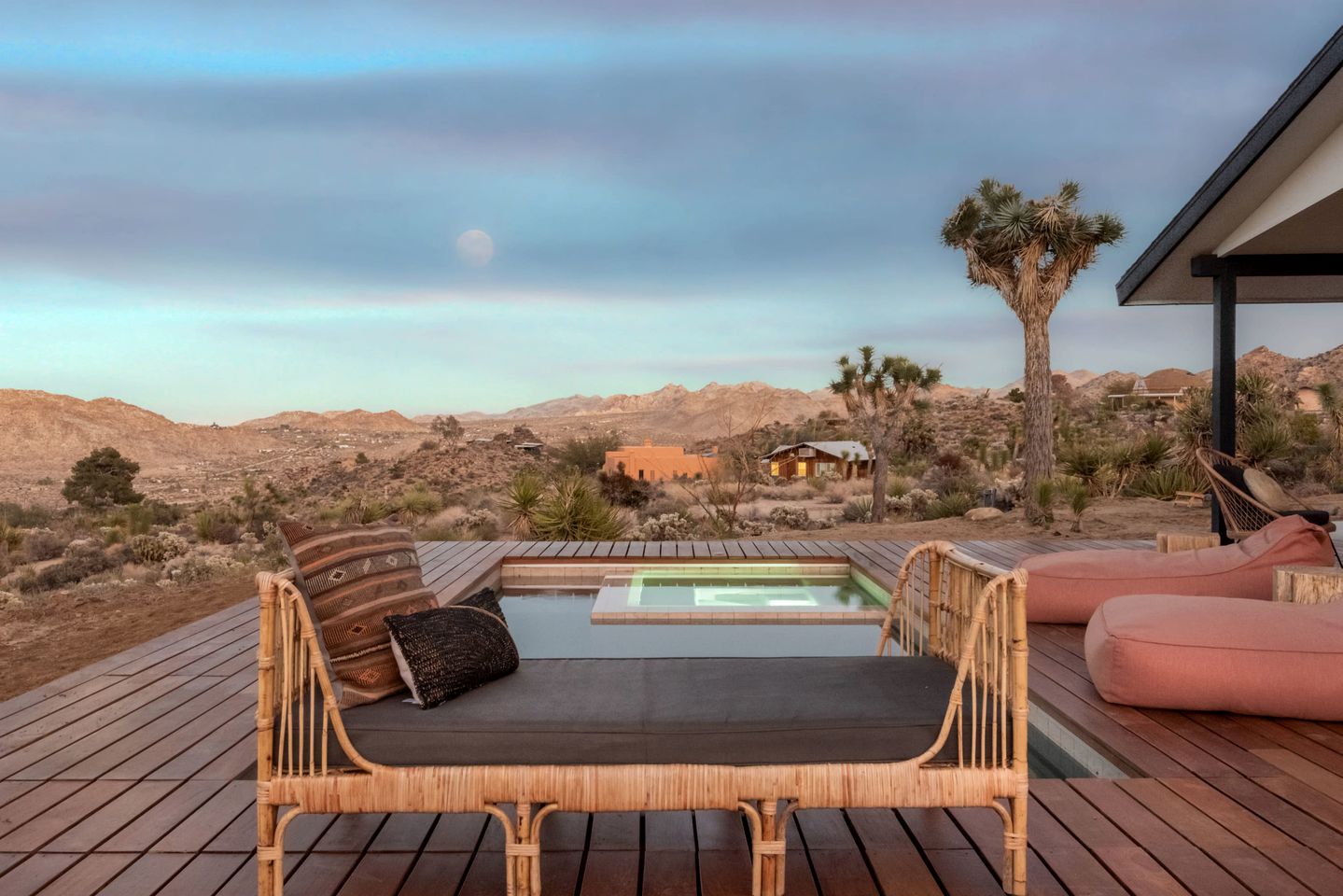 Elegant Vacation Rental with Swimming Pool and Barbecue in Joshua Tree, California