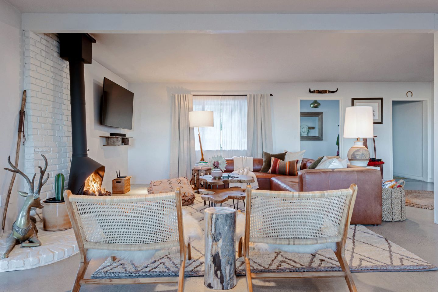 Elegant Vacation Rental with Swimming Pool and Barbecue in Joshua Tree, California
