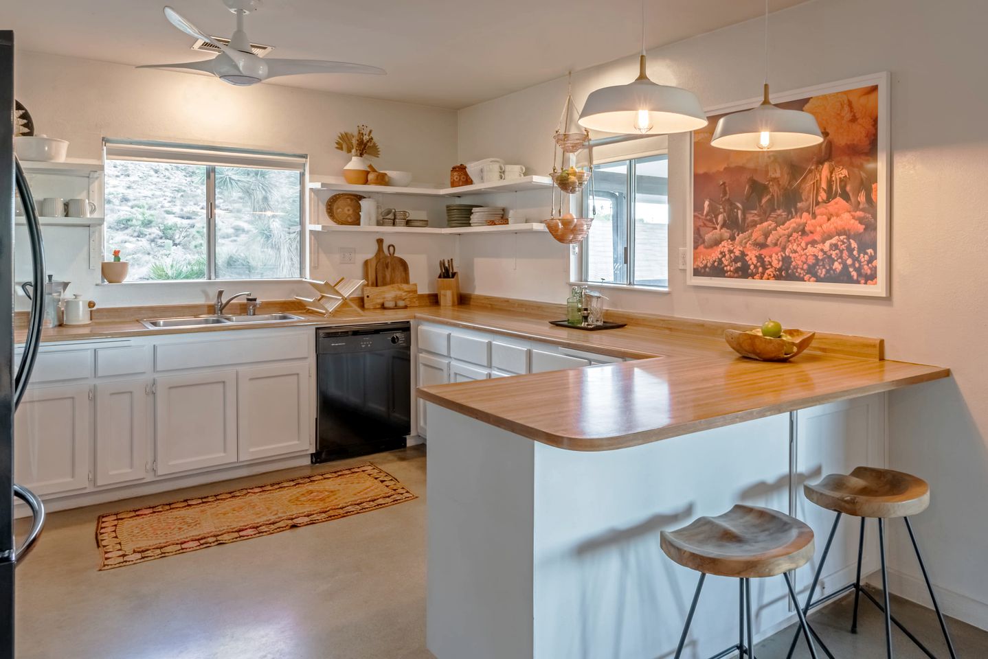 Elegant Vacation Rental with Swimming Pool and Barbecue in Joshua Tree, California