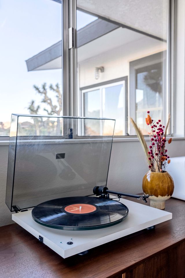 Elegant Vacation Rental with Swimming Pool and Barbecue in Joshua Tree, California