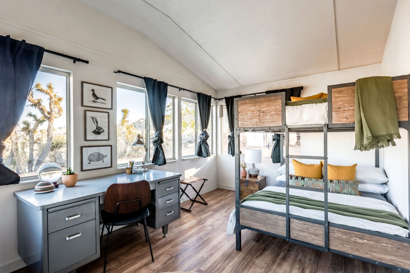 Elegant Vacation Rental with Swimming Pool and Barbecue in Joshua Tree, California