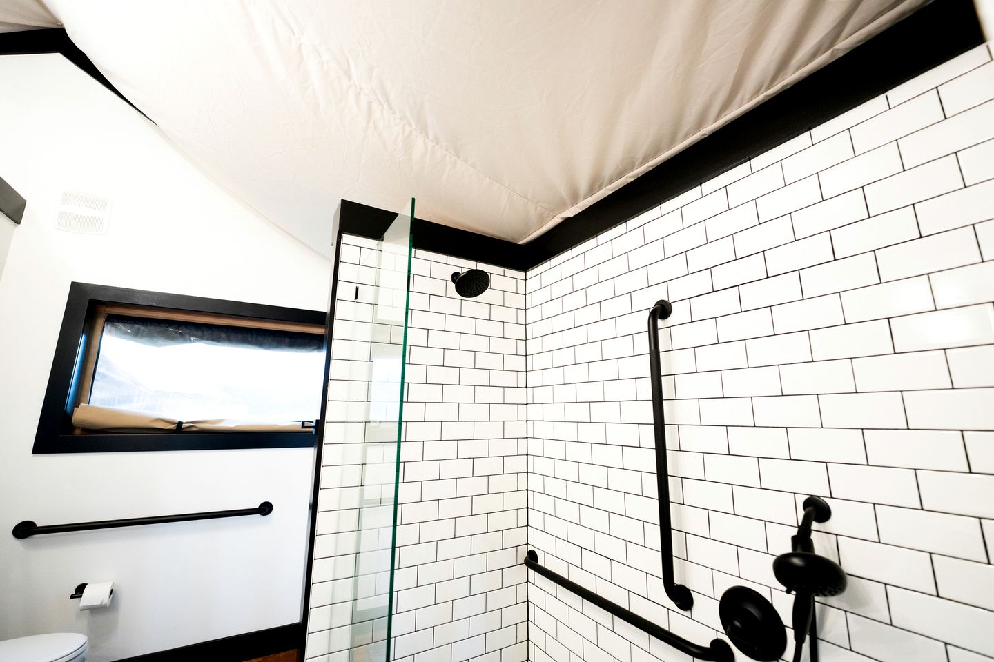 Relaxing Safari Tent with Hot Tub and Grill in Cedar Bluff, Alabama