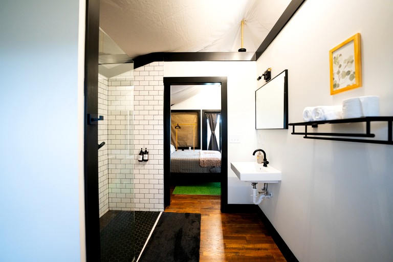 Safari Tents (United States of America, Cedar Bluff, Alabama)