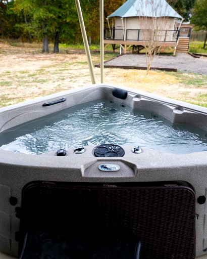 Safari Tents (United States of America, Cedar Bluff, Alabama)