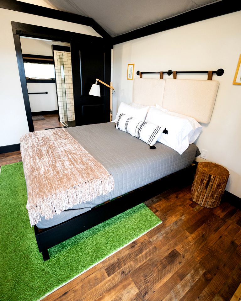 Relaxing Safari Tent with Hot Tub and Grill in Cedar Bluff, Alabama