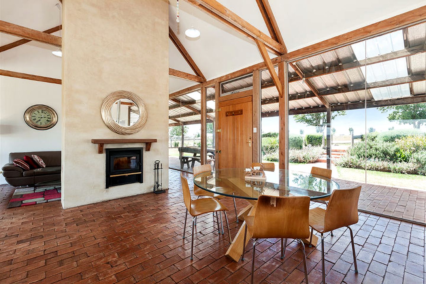 Luxurious Cottage Getaway with Double-Sided Fireplace in Gulgong, New South Wales