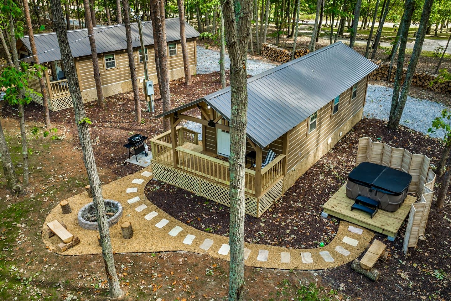 Escape to a Charming Cabin with Hot Tub & Covered Porch in Mentone, Alabama