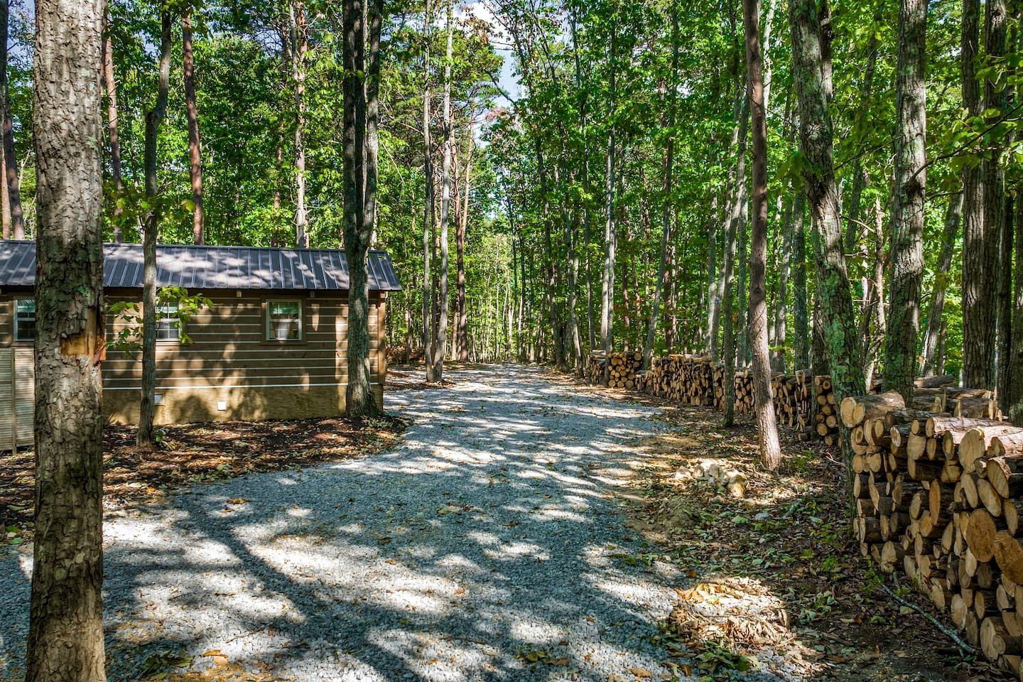 Escape to a Charming Cabin with Hot Tub & Covered Porch in Mentone, Alabama