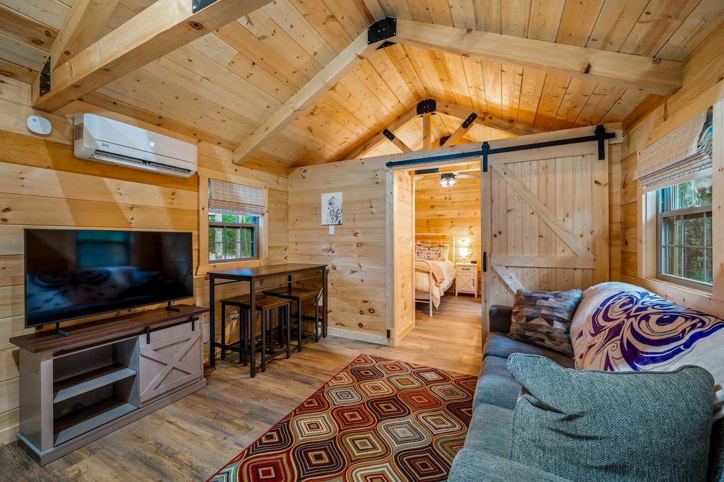 Escape to a Charming Cabin with Hot Tub & Covered Porch in Mentone, Alabama