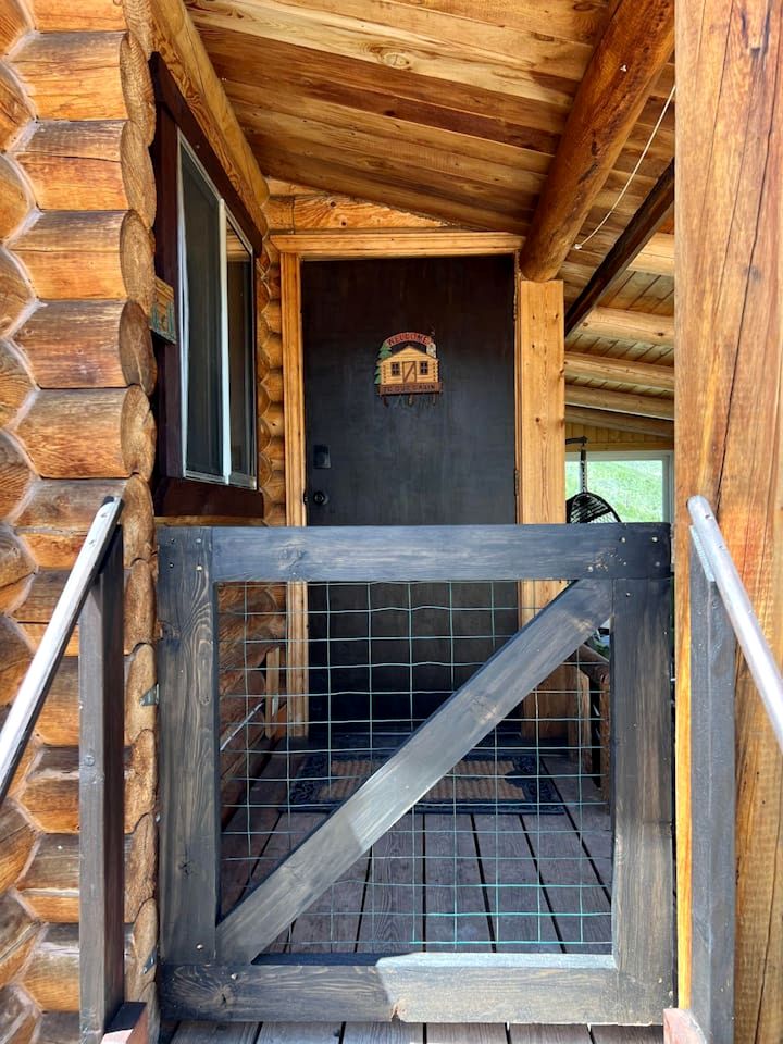 Amazing Log Cabin with Stunning Views in Conner, Montana