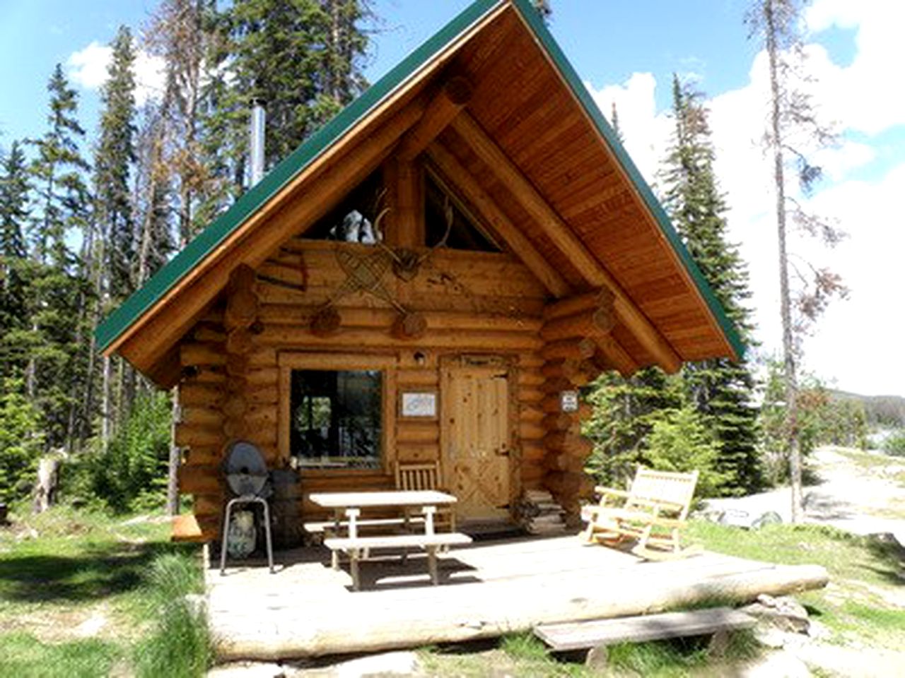 Lakeside Log Cabin  near Vernon Canada 