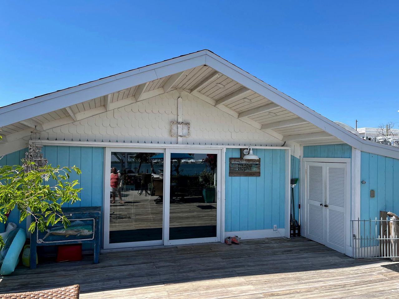 Beautiful Cottage on the Bay with Private Dock and Hot Tub for a Memorable Getaway on Little Gasparilla Island, Florida