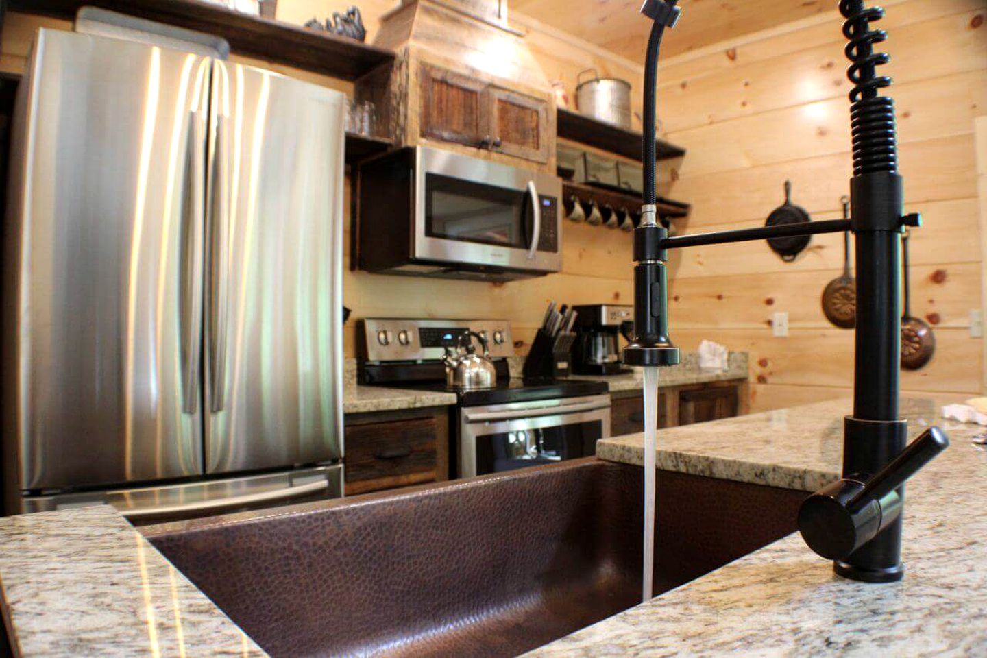 Fun-Filled Sevierville Cabin with a Pool and Mini-Golf for Family Getaways in Tennessee