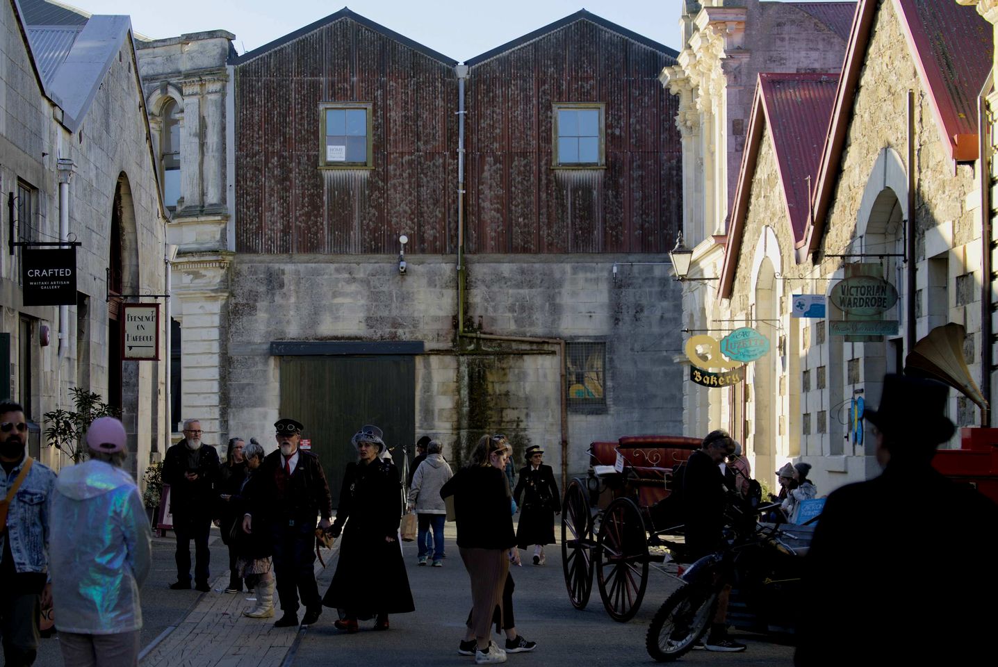 Peaceful Tiny House with Stunning Landscape next to Waianakarua River in South Island, New Zealand