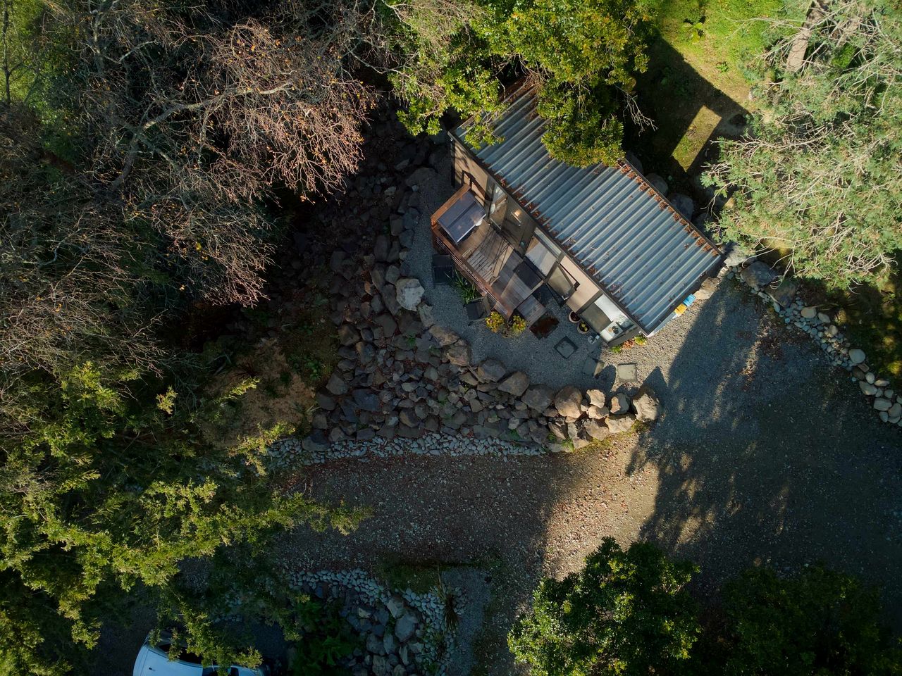 Peaceful Tiny House with Stunning Landscape next to Waianakarua River in South Island, New Zealand