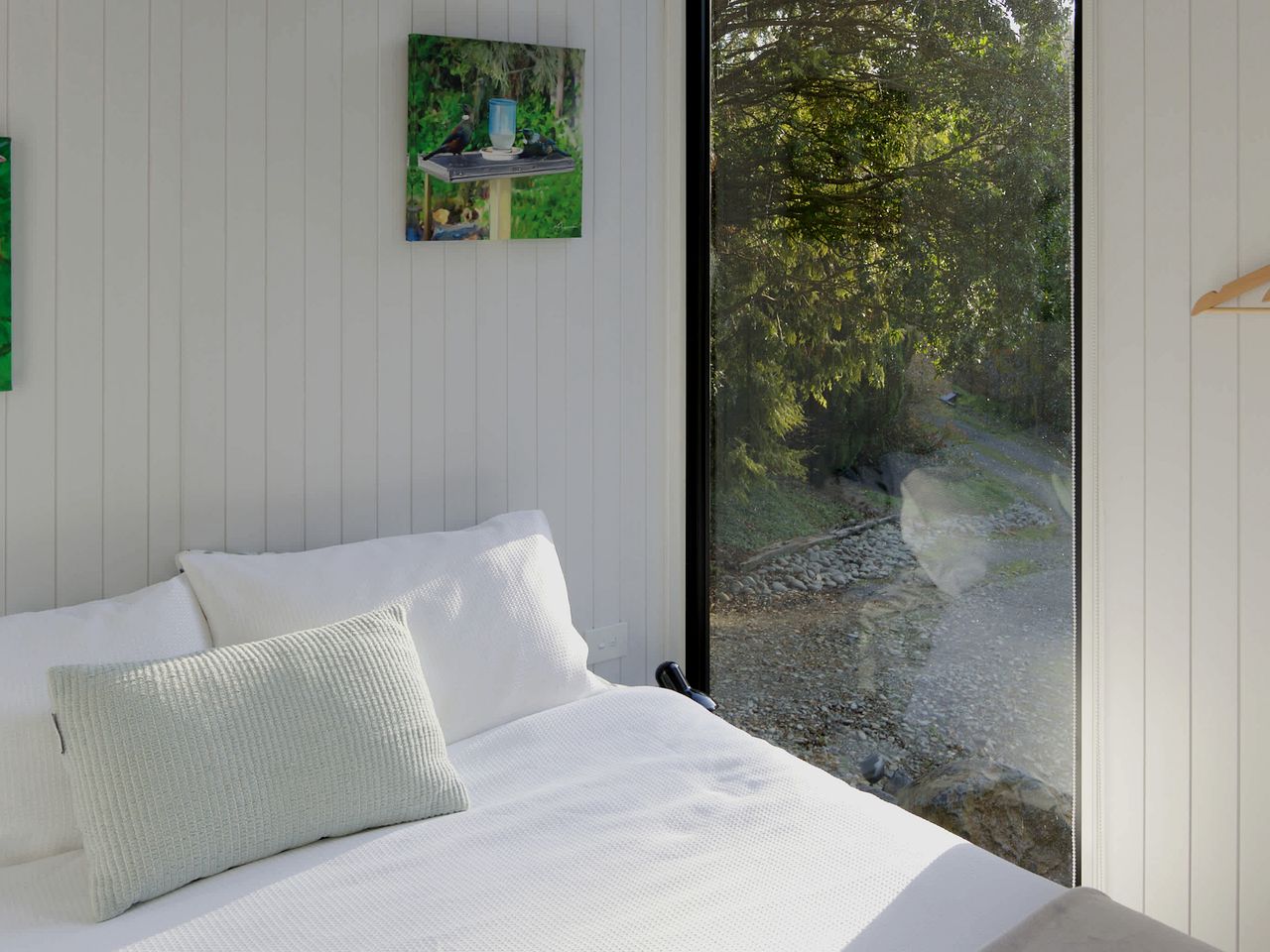 Peaceful Tiny House with Stunning Landscape next to Waianakarua River in South Island, New Zealand