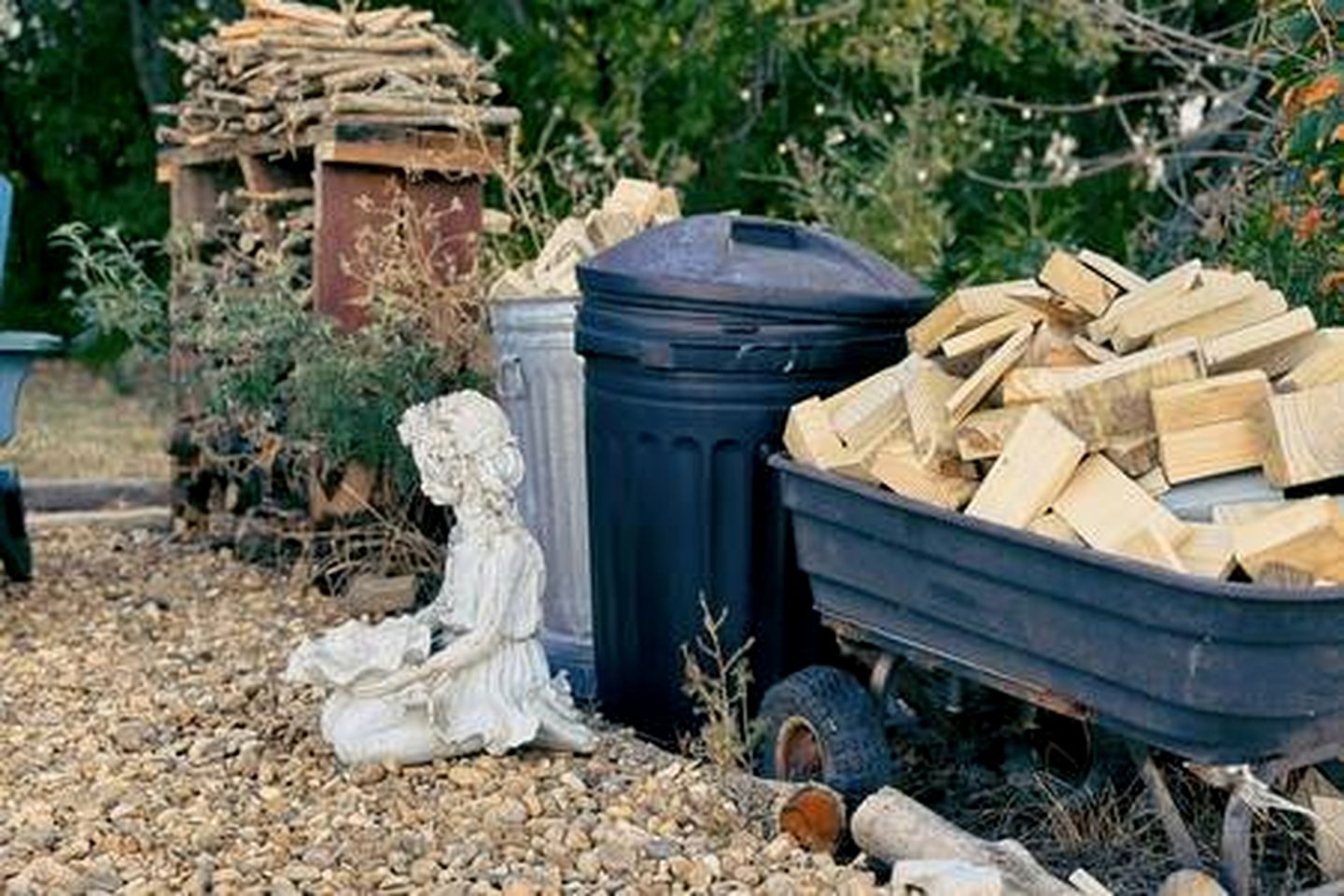 Enchanting Glamping Dome with Fire Pit & Stargazing near Wolfe City, Texas