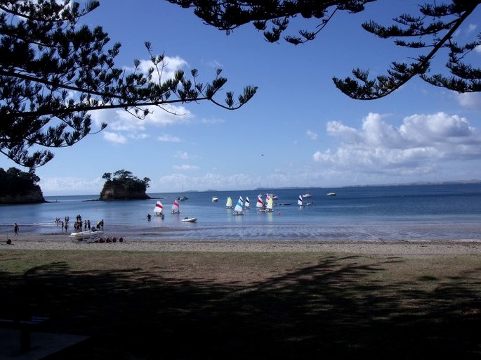 Beach Houses (Auckland, North Island, New Zealand)