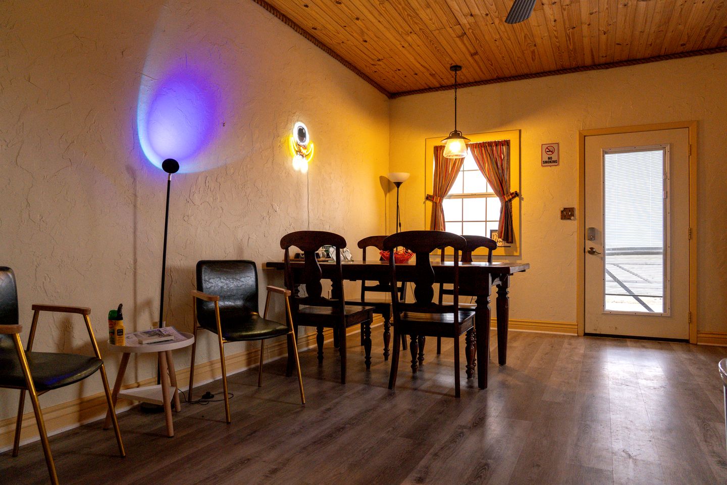 Unique Woodland Glamping Dome with Stargazing & Nature Retreat near Wolfe City, TX