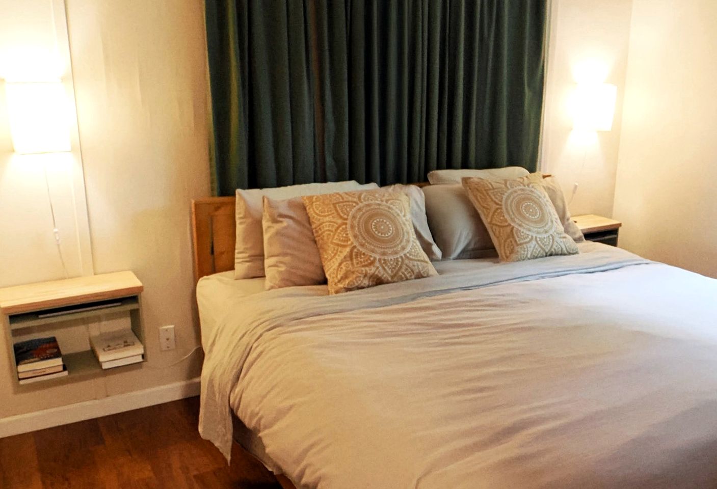 Peaceful Lakefront Retreat with Sauna Near Bellingham & Mount Vernon in Sedro-Woolley, Washington