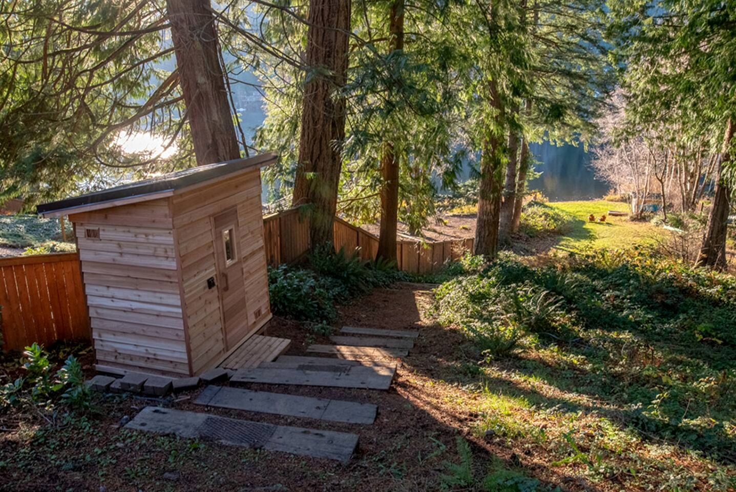 Peaceful Lakefront Retreat with Sauna Near Bellingham & Mount Vernon in Sedro-Woolley, Washington
