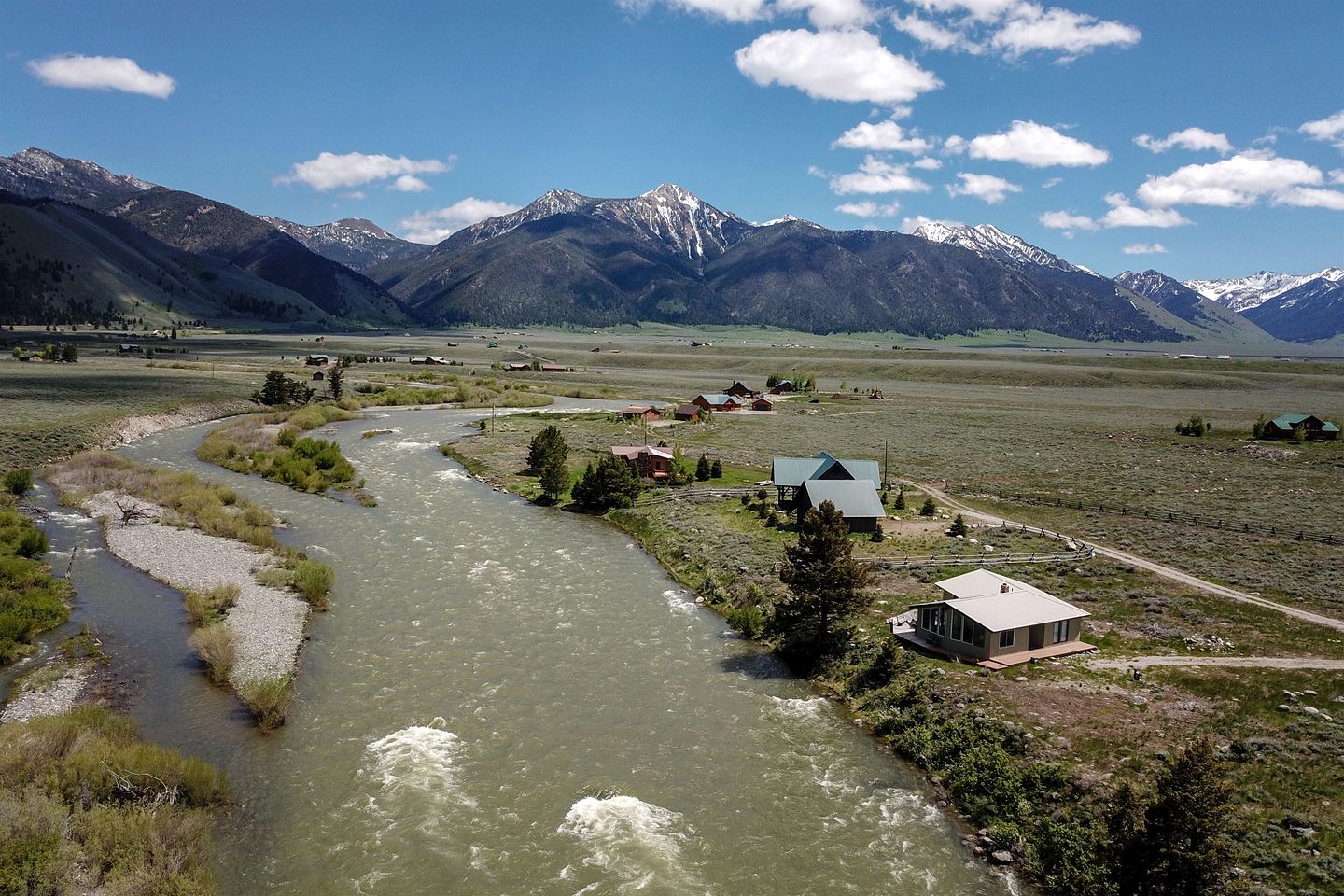 Quaint Vacation Rental with Madison River Views near Yellowstone in Southwest Montana