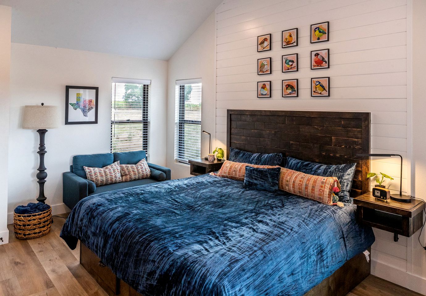 Colorful, Wheelchair Accessible Cabin for Two in Waco, Texas