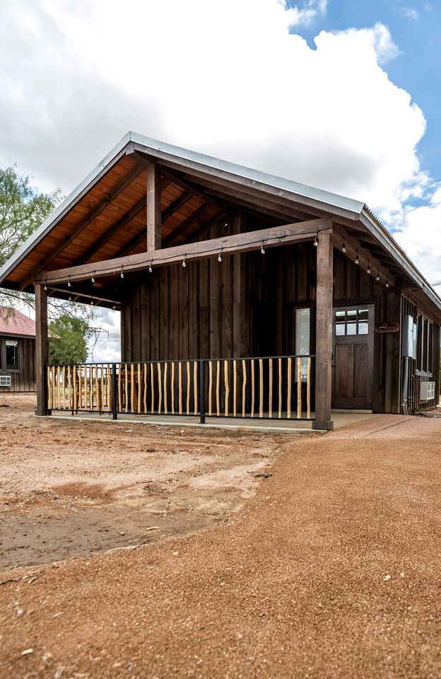 Colorful, Wheelchair Accessible Cabin for Two in Waco, Texas