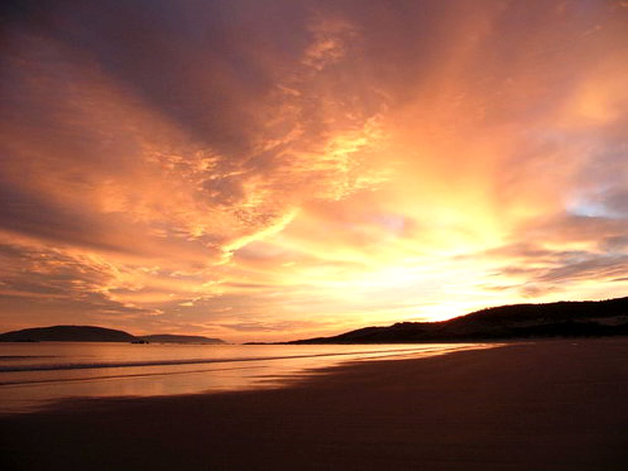 Secluded Cottage Rental near Palana Beach on Flinders Island, Tasmania
