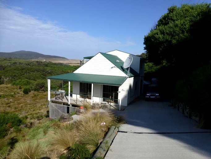 Cottages (Flinders Island, Tasmania, Australia)