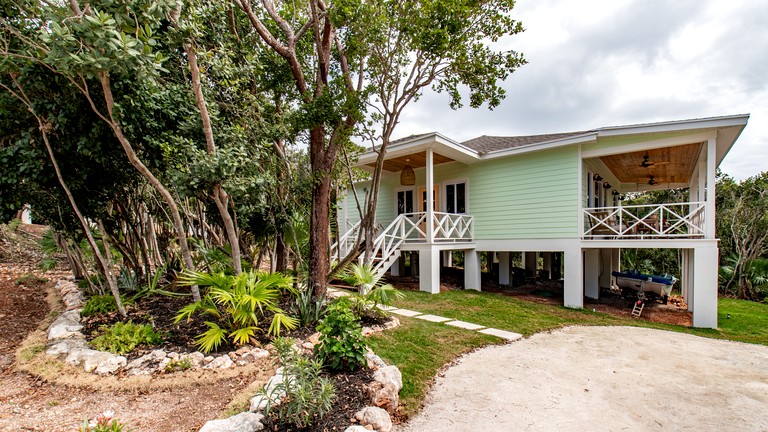 Beautiful Beach House with Golf Cart Near Stunning Beach in North Eleuthera, Bahamas