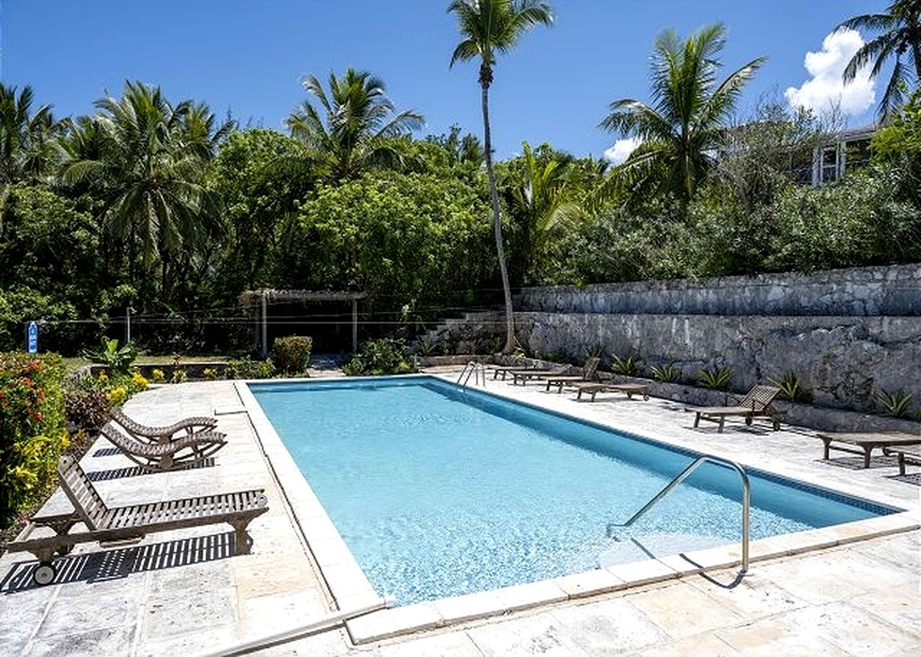 Beautiful Beach House with Golf Cart Near Stunning Beach in North Eleuthera, Bahamas